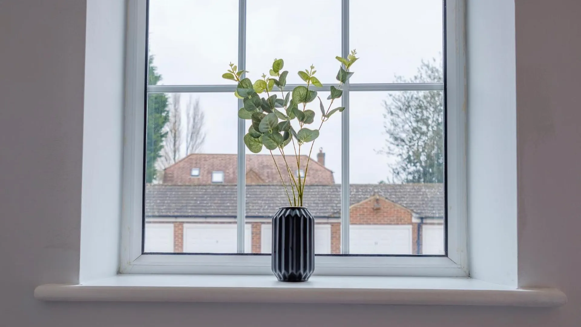 Vibrant 2 Bed Apartment, Free Parking, Bawtry Rd Doncaster - Hosted By Stay Host Save Apartment