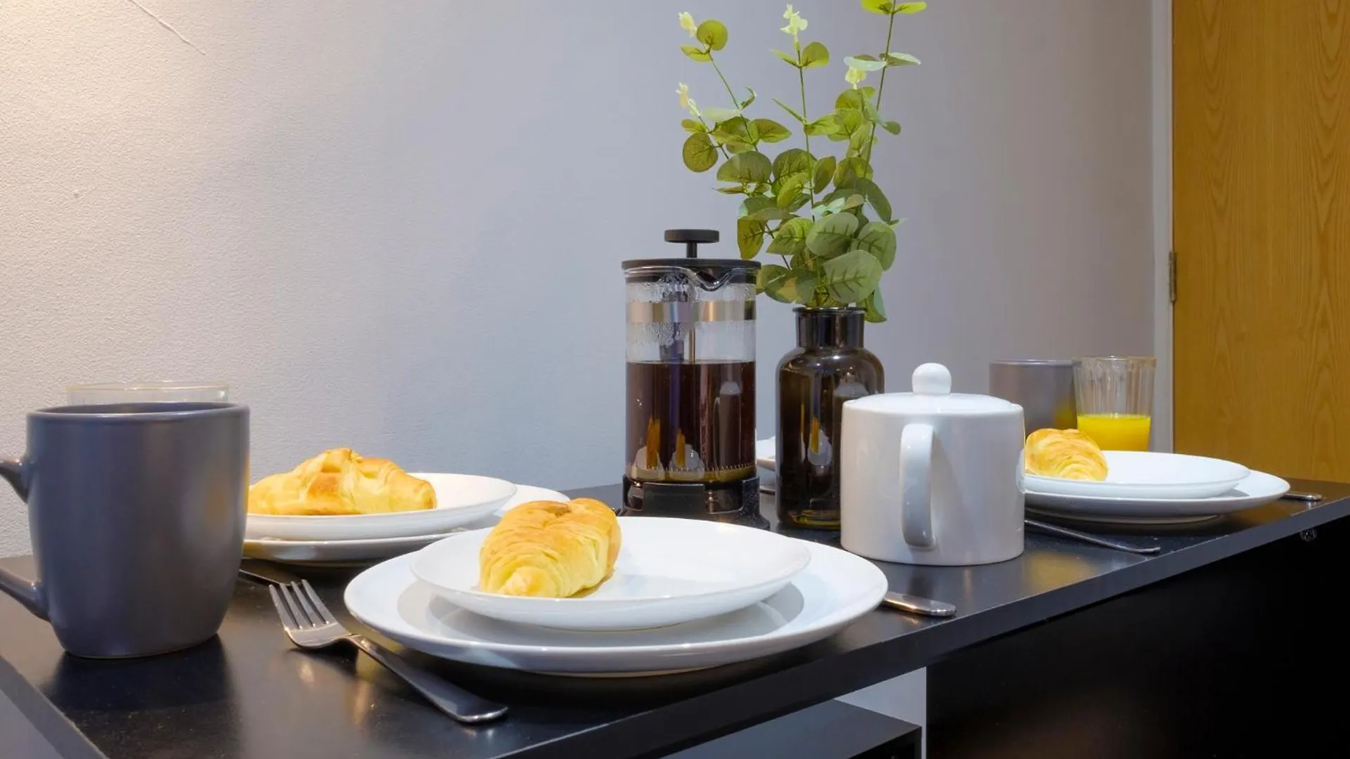 Apartment Vibrant 2 Bed Apartment, Free Parking, Bawtry Rd Doncaster - Hosted By Stay Host Save