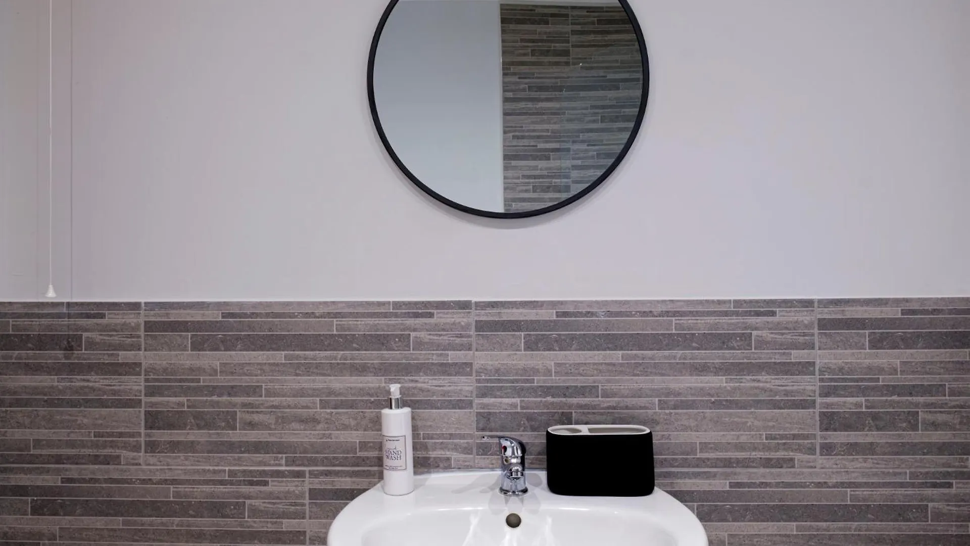 Apartment Vibrant 2 Bed Apartment, Free Parking, Bawtry Rd Doncaster - Hosted By Stay Host Save
