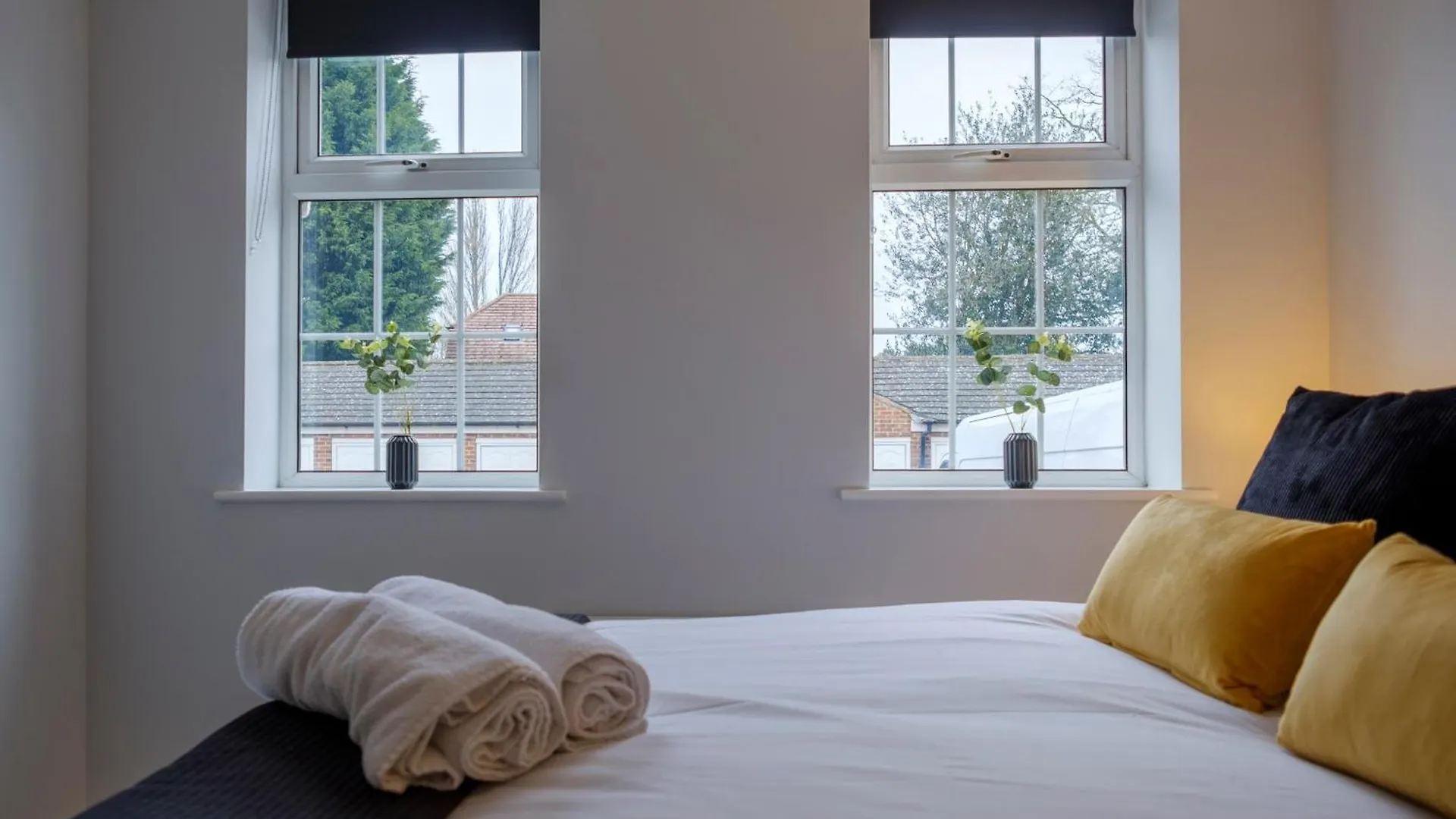 Vibrant 2 Bed Apartment, Free Parking, Bawtry Rd Doncaster - Hosted By Stay Host Save Apartment