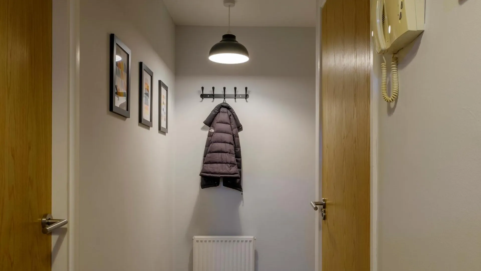 Vibrant 2 Bed Apartment, Free Parking, Bawtry Rd Doncaster - Hosted By Stay Host Save 0*,