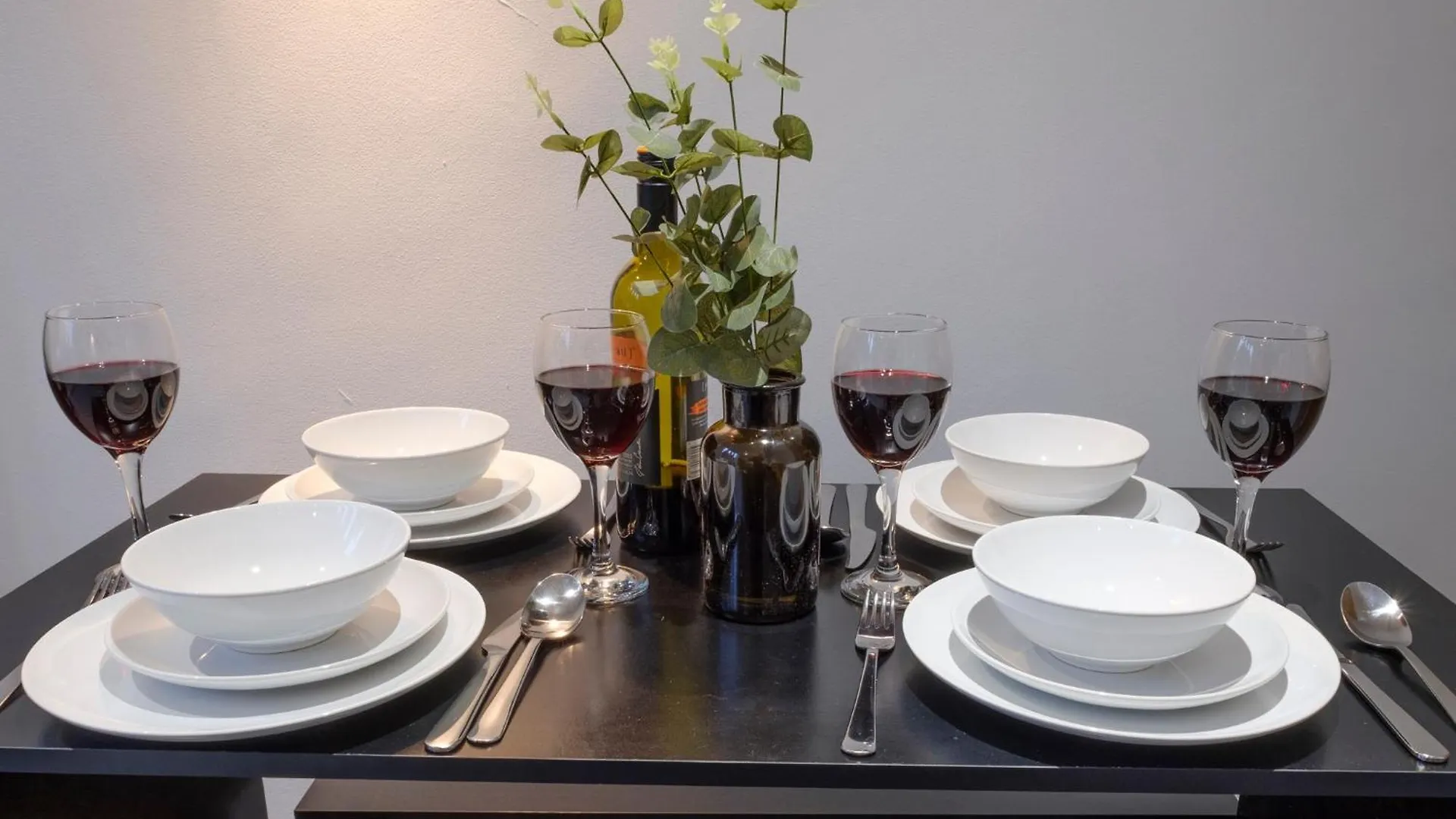 Vibrant 2 Bed Apartment, Free Parking, Bawtry Rd Doncaster - Hosted By Stay Host Save Apartment