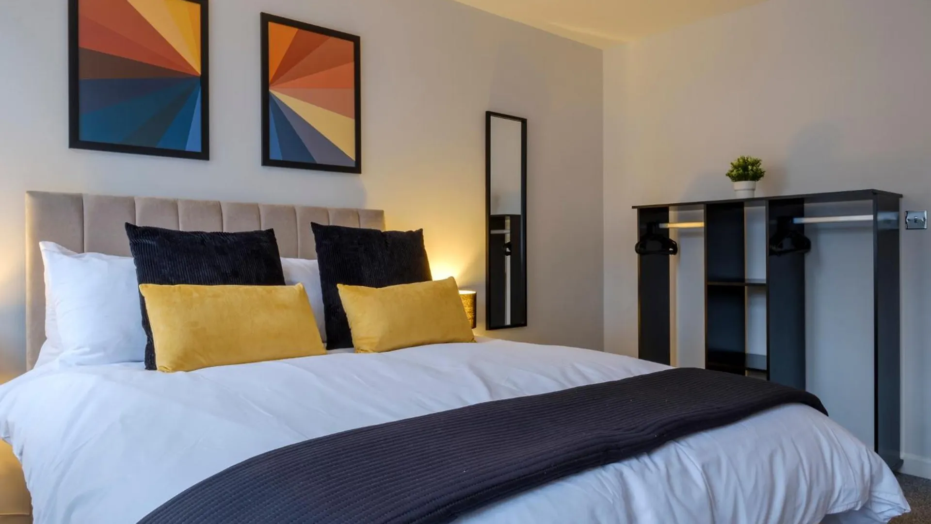 Vibrant 2 Bed Apartment, Free Parking, Bawtry Rd Doncaster - Hosted By Stay Host Save Apartment